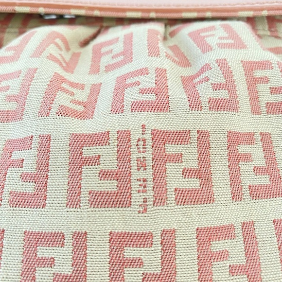 Vintage FENDI dusty pink monogram canvas Y2K 90s shoulder bag - Picture 9 of 11